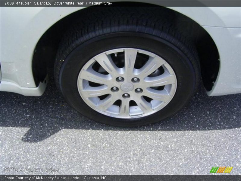 Dover White Pearl / Medium Gray 2009 Mitsubishi Galant ES