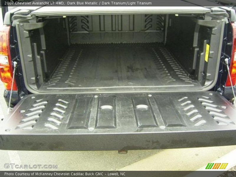 Dark Blue Metallic / Dark Titanium/Light Titanium 2007 Chevrolet Avalanche LT 4WD