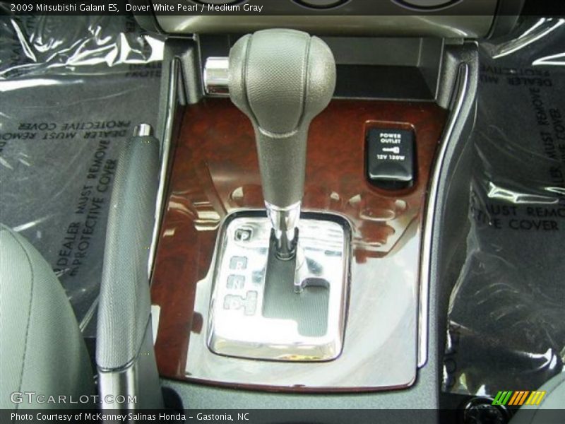 Dover White Pearl / Medium Gray 2009 Mitsubishi Galant ES