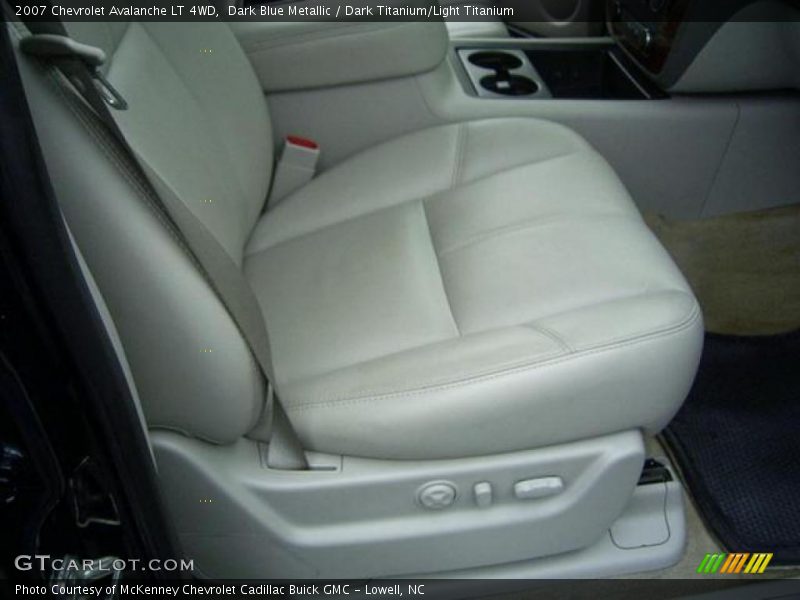 Dark Blue Metallic / Dark Titanium/Light Titanium 2007 Chevrolet Avalanche LT 4WD