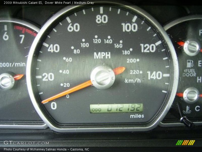 Dover White Pearl / Medium Gray 2009 Mitsubishi Galant ES