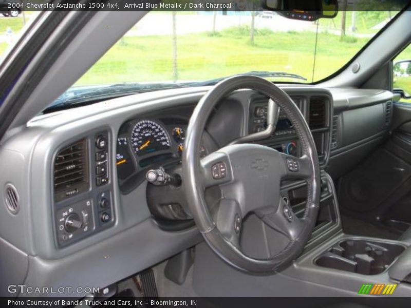 Arrival Blue Metallic / Dark Charcoal 2004 Chevrolet Avalanche 1500 4x4