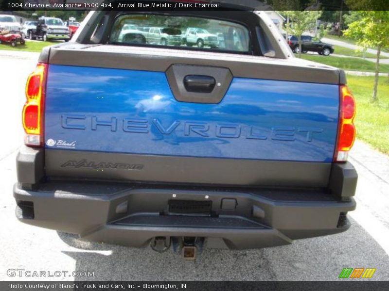 Arrival Blue Metallic / Dark Charcoal 2004 Chevrolet Avalanche 1500 4x4