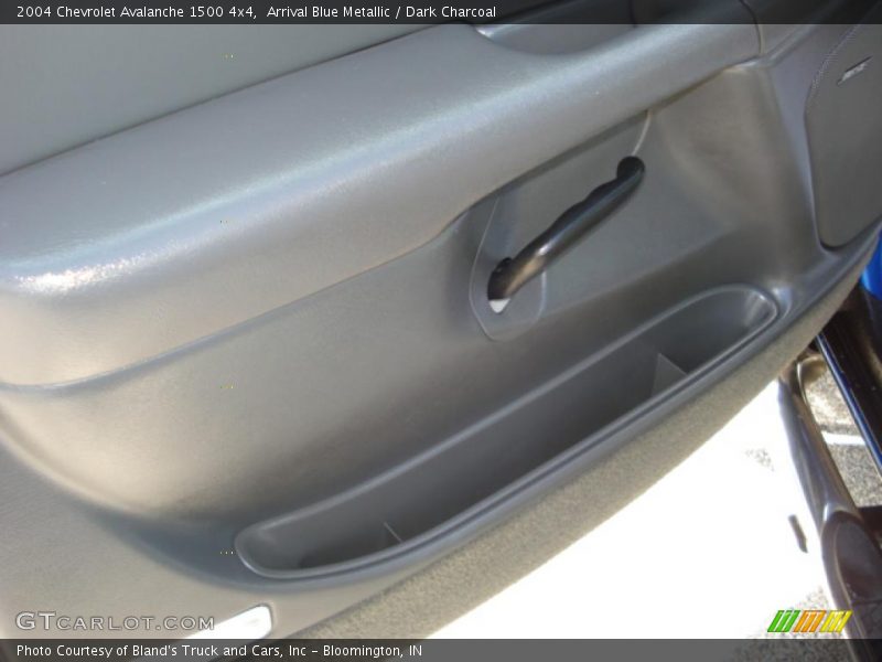 Arrival Blue Metallic / Dark Charcoal 2004 Chevrolet Avalanche 1500 4x4