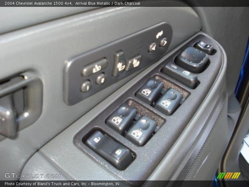 Arrival Blue Metallic / Dark Charcoal 2004 Chevrolet Avalanche 1500 4x4