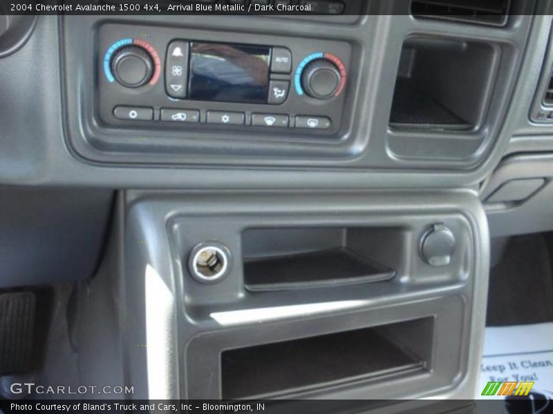 Arrival Blue Metallic / Dark Charcoal 2004 Chevrolet Avalanche 1500 4x4