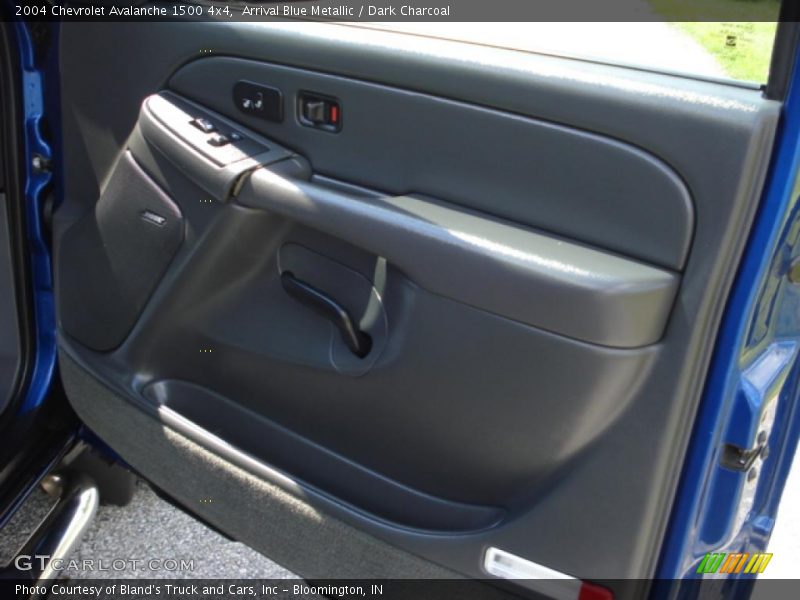 Arrival Blue Metallic / Dark Charcoal 2004 Chevrolet Avalanche 1500 4x4