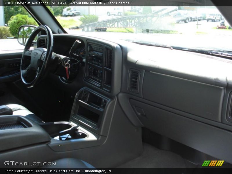 Arrival Blue Metallic / Dark Charcoal 2004 Chevrolet Avalanche 1500 4x4