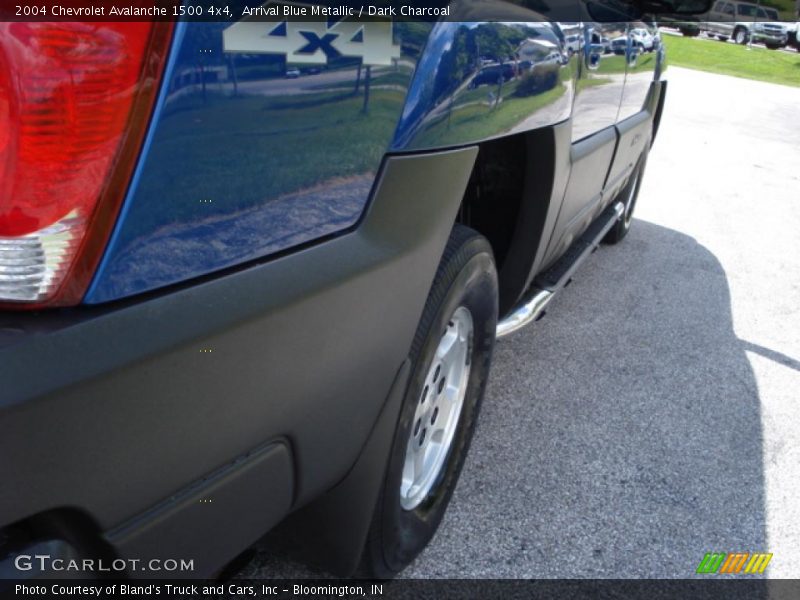 Arrival Blue Metallic / Dark Charcoal 2004 Chevrolet Avalanche 1500 4x4