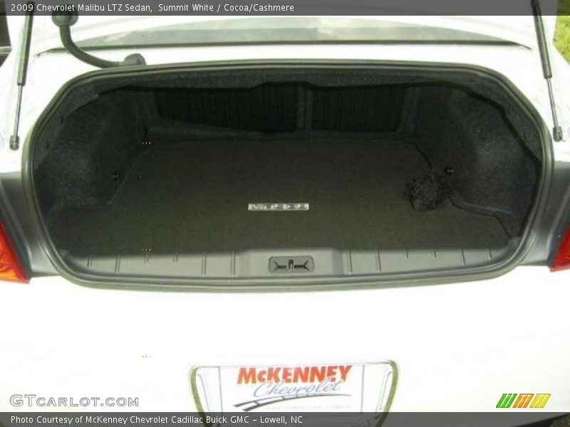 Summit White / Cocoa/Cashmere 2009 Chevrolet Malibu LTZ Sedan
