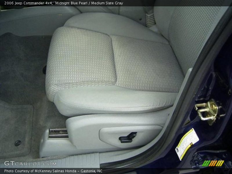 Midnight Blue Pearl / Medium Slate Gray 2006 Jeep Commander 4x4