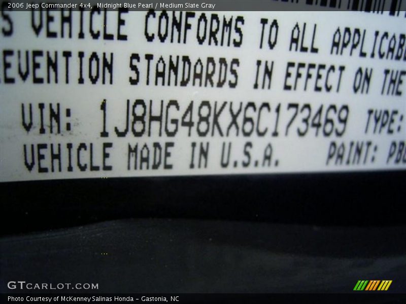 Midnight Blue Pearl / Medium Slate Gray 2006 Jeep Commander 4x4