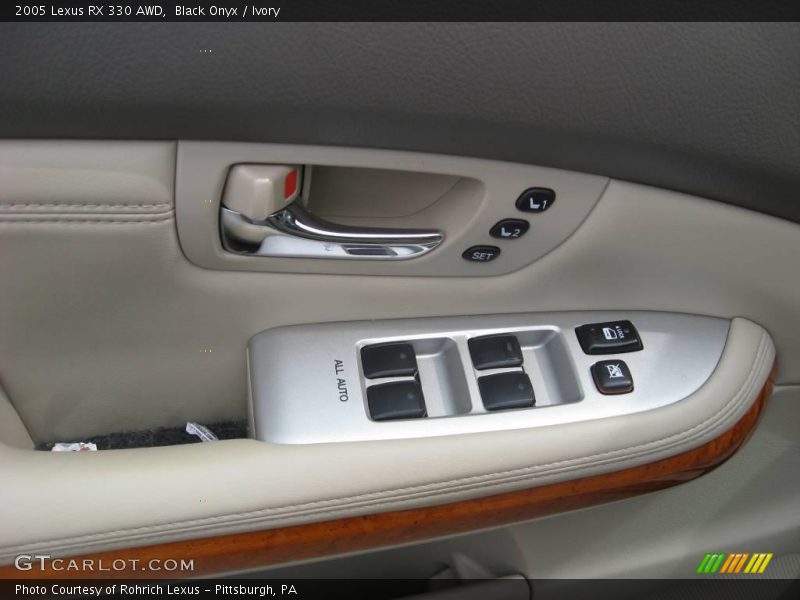 Black Onyx / Ivory 2005 Lexus RX 330 AWD