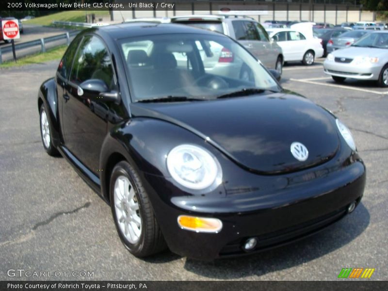 Uni Black / Grey 2005 Volkswagen New Beetle GLS Coupe