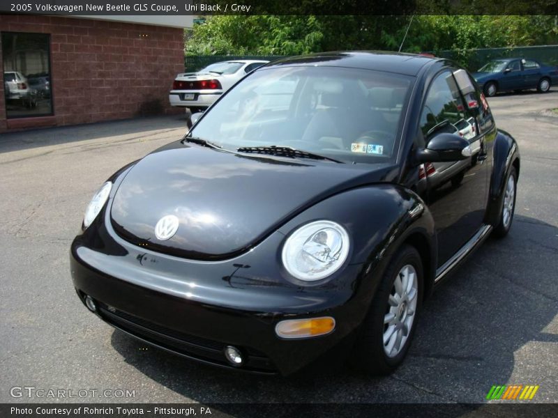 Uni Black / Grey 2005 Volkswagen New Beetle GLS Coupe