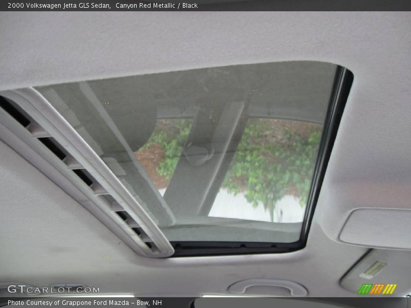 Canyon Red Metallic / Black 2000 Volkswagen Jetta GLS Sedan