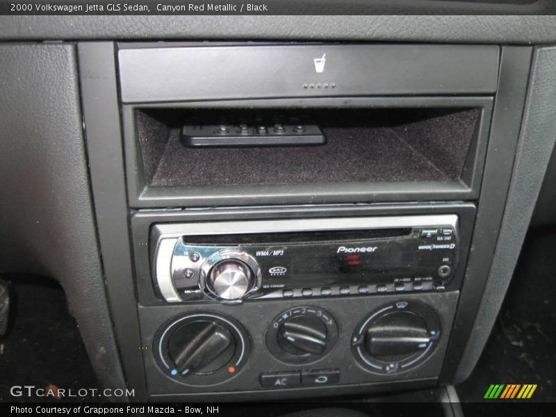 Canyon Red Metallic / Black 2000 Volkswagen Jetta GLS Sedan
