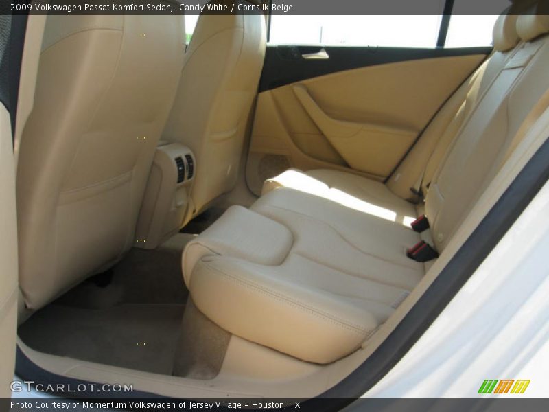 Candy White / Cornsilk Beige 2009 Volkswagen Passat Komfort Sedan