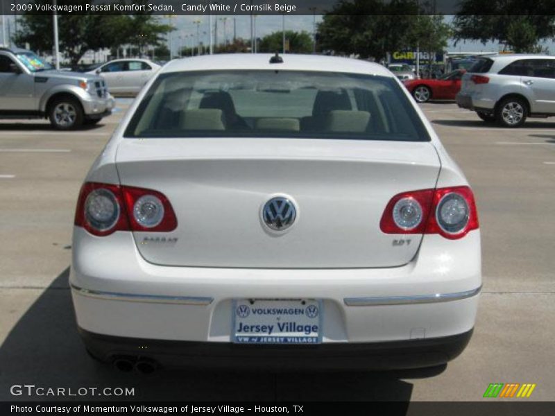 Candy White / Cornsilk Beige 2009 Volkswagen Passat Komfort Sedan