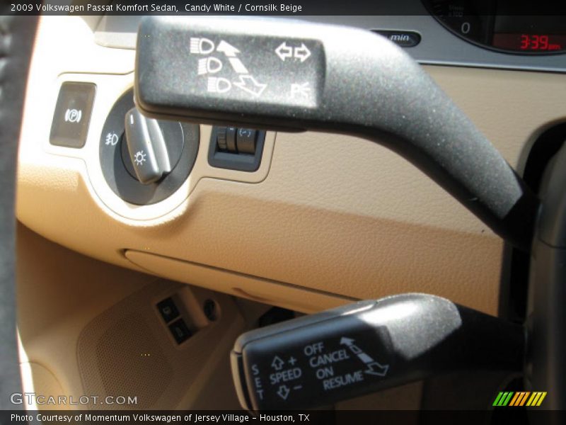 Candy White / Cornsilk Beige 2009 Volkswagen Passat Komfort Sedan