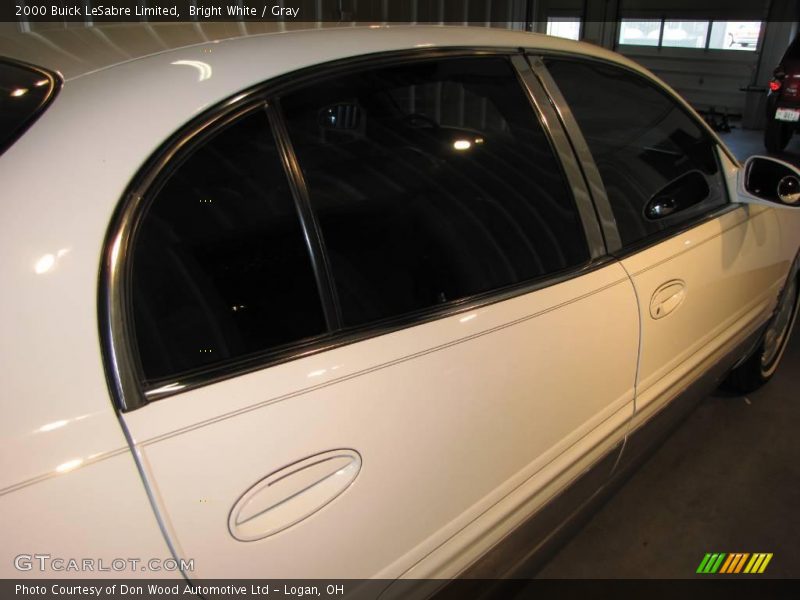 Bright White / Gray 2000 Buick LeSabre Limited
