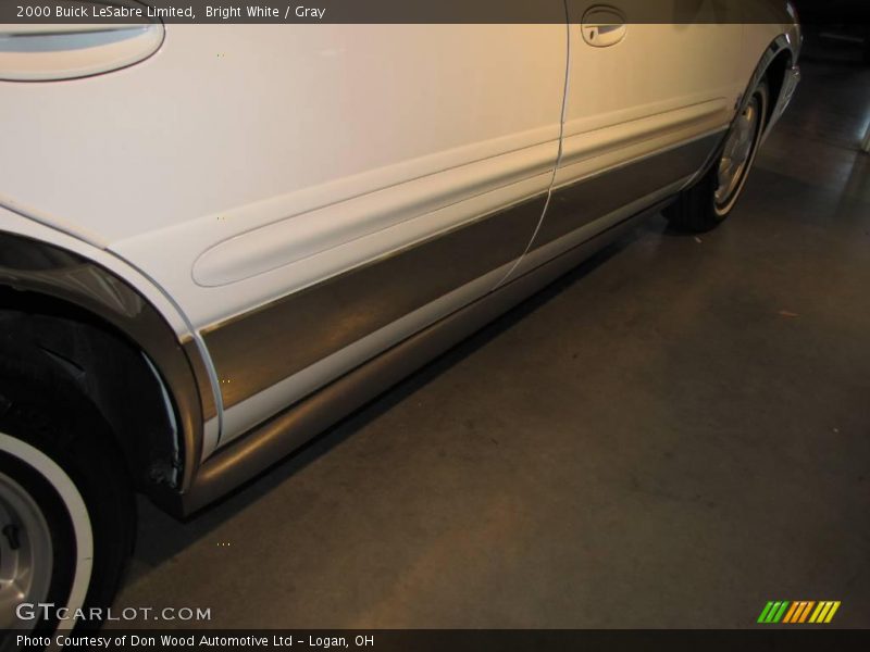 Bright White / Gray 2000 Buick LeSabre Limited
