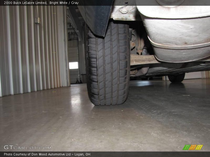 Bright White / Gray 2000 Buick LeSabre Limited
