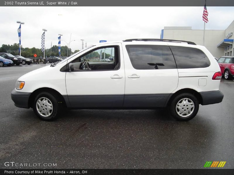 Super White / Oak 2002 Toyota Sienna LE