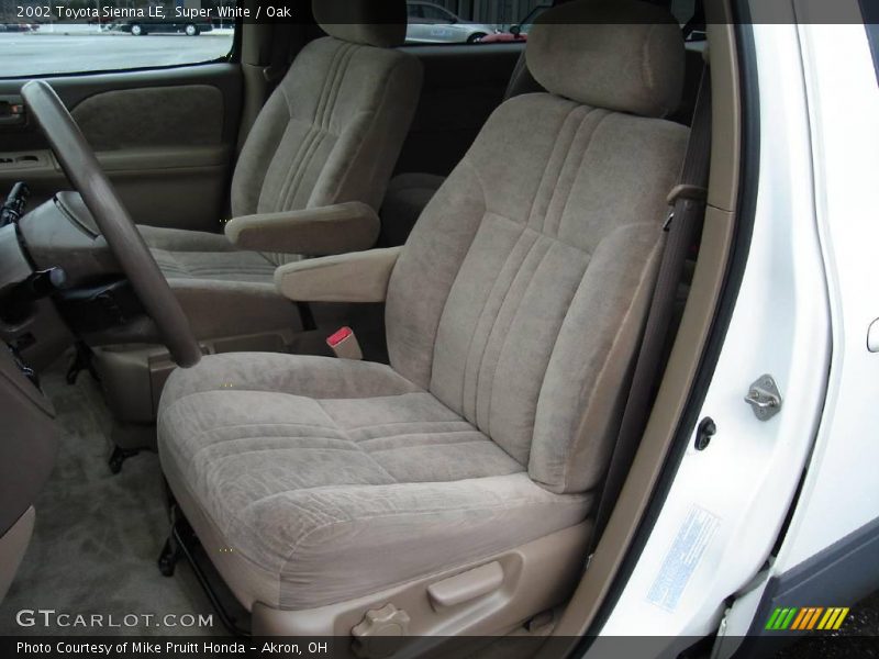 Super White / Oak 2002 Toyota Sienna LE