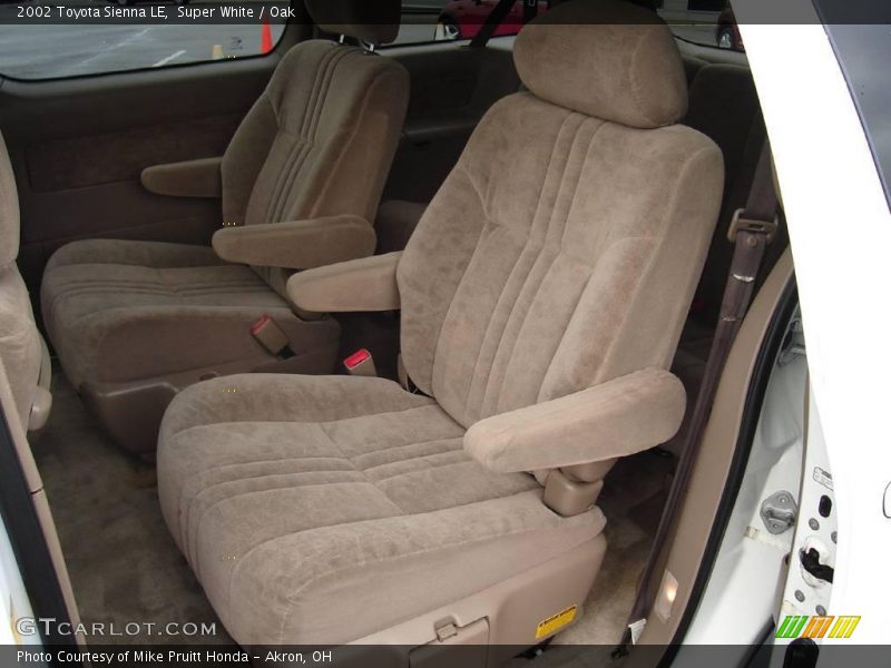 Super White / Oak 2002 Toyota Sienna LE