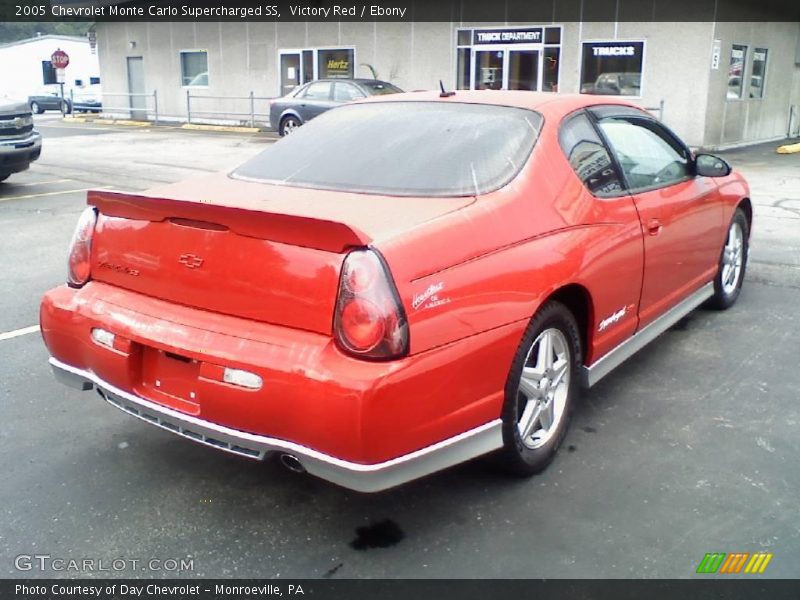 Victory Red / Ebony 2005 Chevrolet Monte Carlo Supercharged SS