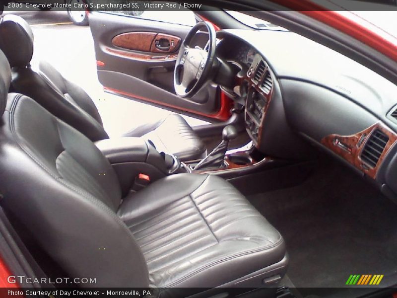 Victory Red / Ebony 2005 Chevrolet Monte Carlo Supercharged SS