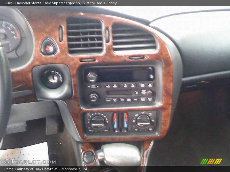 Victory Red / Ebony 2005 Chevrolet Monte Carlo Supercharged SS