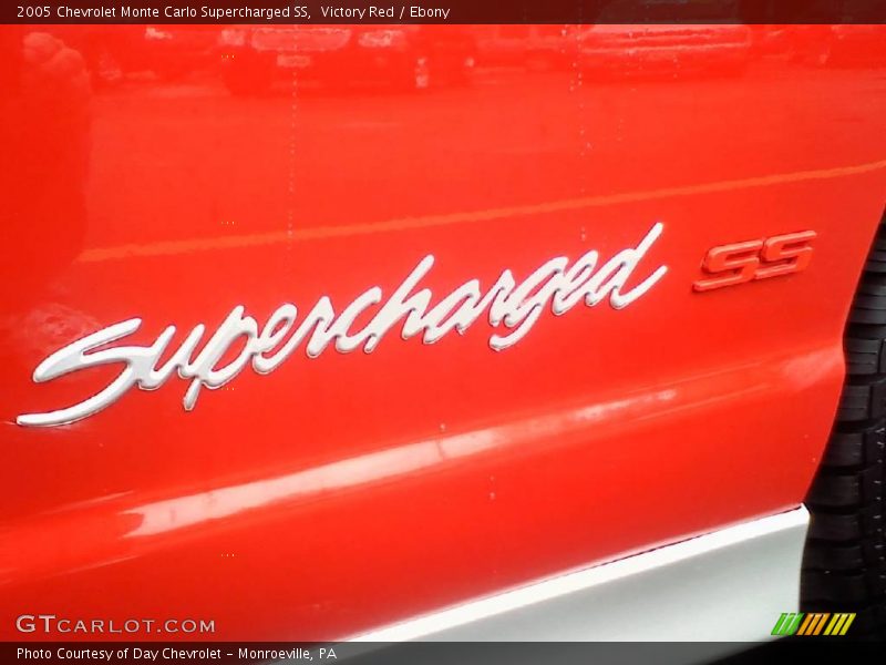 Victory Red / Ebony 2005 Chevrolet Monte Carlo Supercharged SS