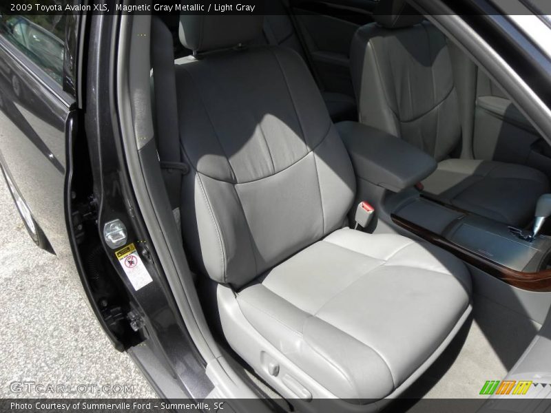 Magnetic Gray Metallic / Light Gray 2009 Toyota Avalon XLS