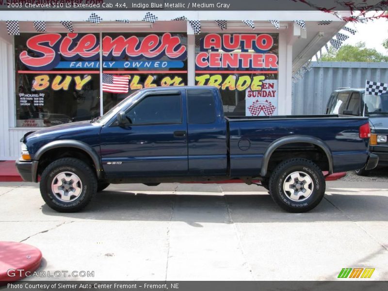 Indigo Blue Metallic / Medium Gray 2003 Chevrolet S10 LS Extended Cab 4x4