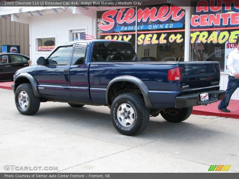 Indigo Blue Metallic / Medium Gray 2003 Chevrolet S10 LS Extended Cab 4x4