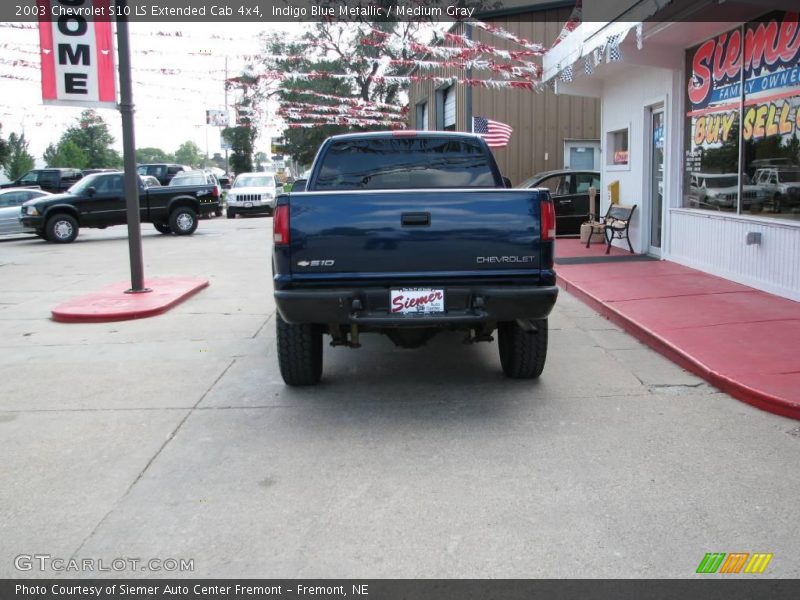 Indigo Blue Metallic / Medium Gray 2003 Chevrolet S10 LS Extended Cab 4x4