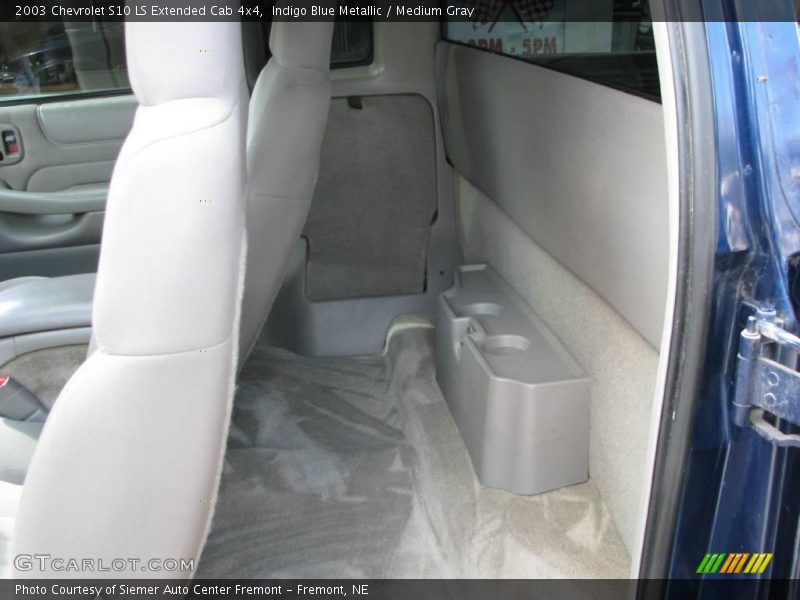 Indigo Blue Metallic / Medium Gray 2003 Chevrolet S10 LS Extended Cab 4x4