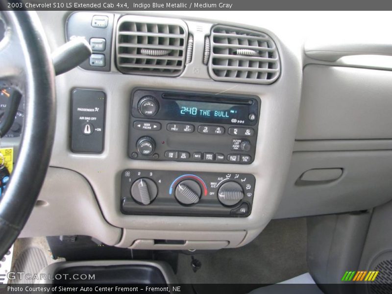 Indigo Blue Metallic / Medium Gray 2003 Chevrolet S10 LS Extended Cab 4x4