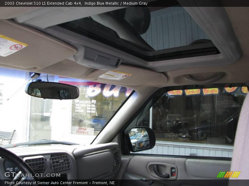 Indigo Blue Metallic / Medium Gray 2003 Chevrolet S10 LS Extended Cab 4x4