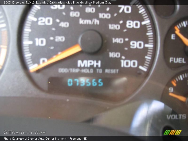 Indigo Blue Metallic / Medium Gray 2003 Chevrolet S10 LS Extended Cab 4x4