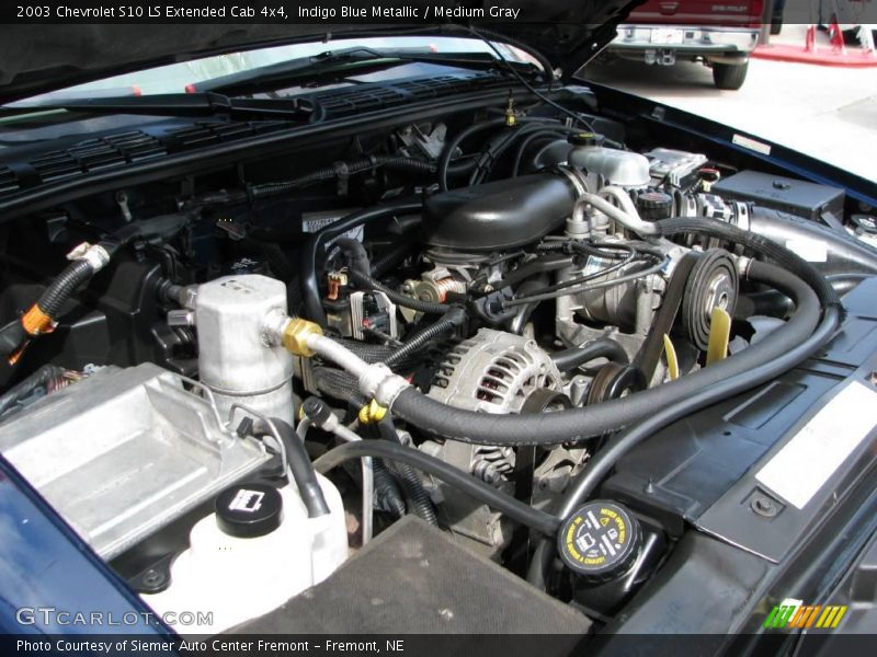 Indigo Blue Metallic / Medium Gray 2003 Chevrolet S10 LS Extended Cab 4x4