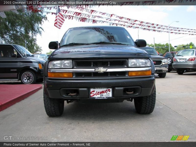 Indigo Blue Metallic / Medium Gray 2003 Chevrolet S10 LS Extended Cab 4x4