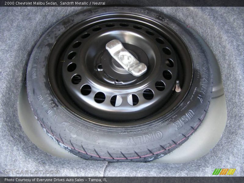 Sandrift Metallic / Neutral 2000 Chevrolet Malibu Sedan
