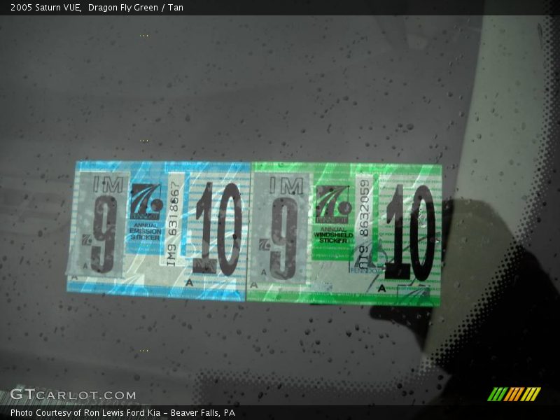 Dragon Fly Green / Tan 2005 Saturn VUE