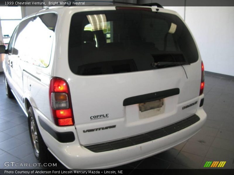 Bright White / Neutral 1999 Chevrolet Venture