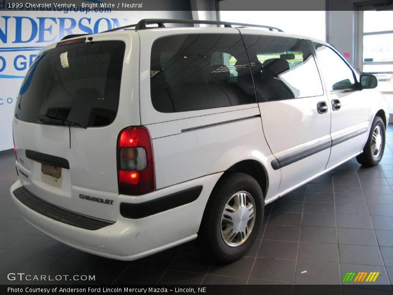 Bright White / Neutral 1999 Chevrolet Venture