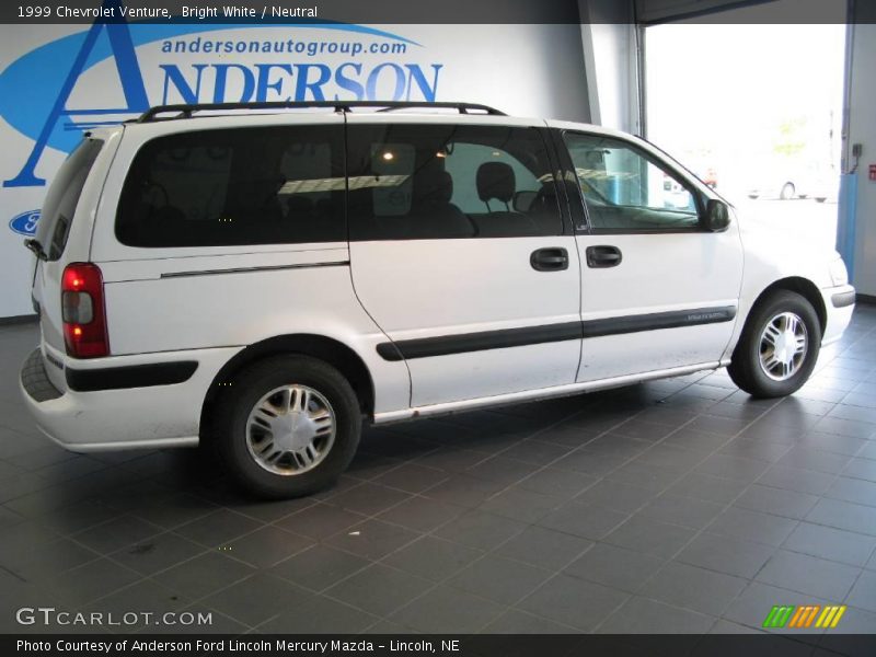 Bright White / Neutral 1999 Chevrolet Venture