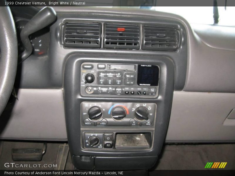 Bright White / Neutral 1999 Chevrolet Venture